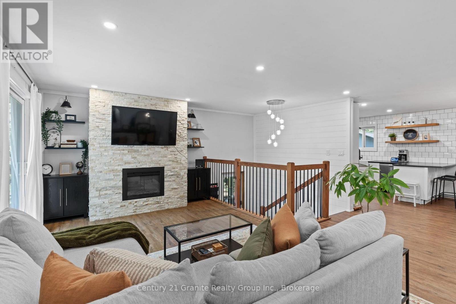 16408 35 Highway Property Photo 6