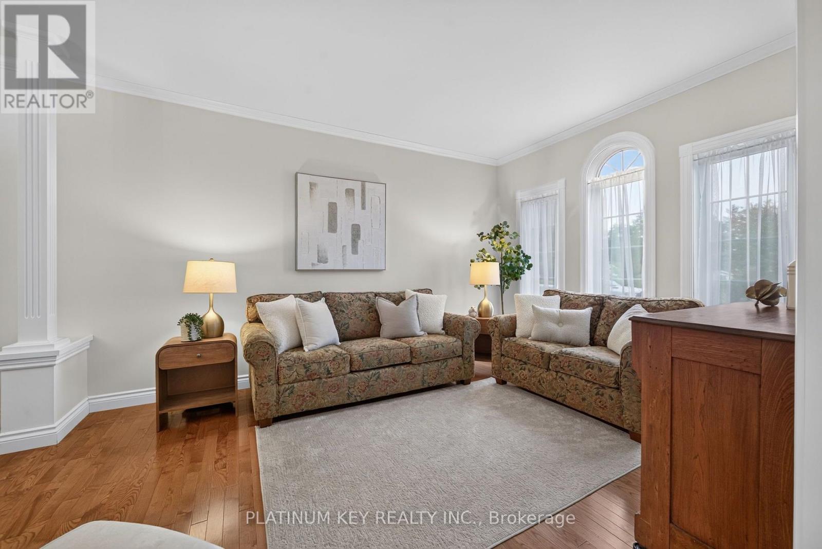 653 Peter Street Property Photo 12