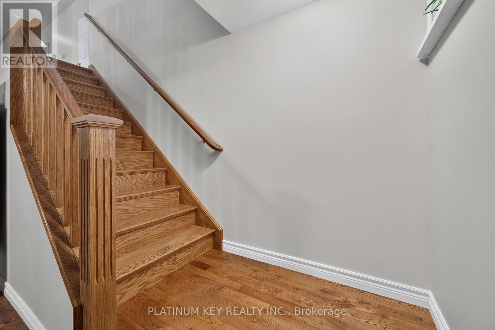 653 Peter Street Property Photo 29