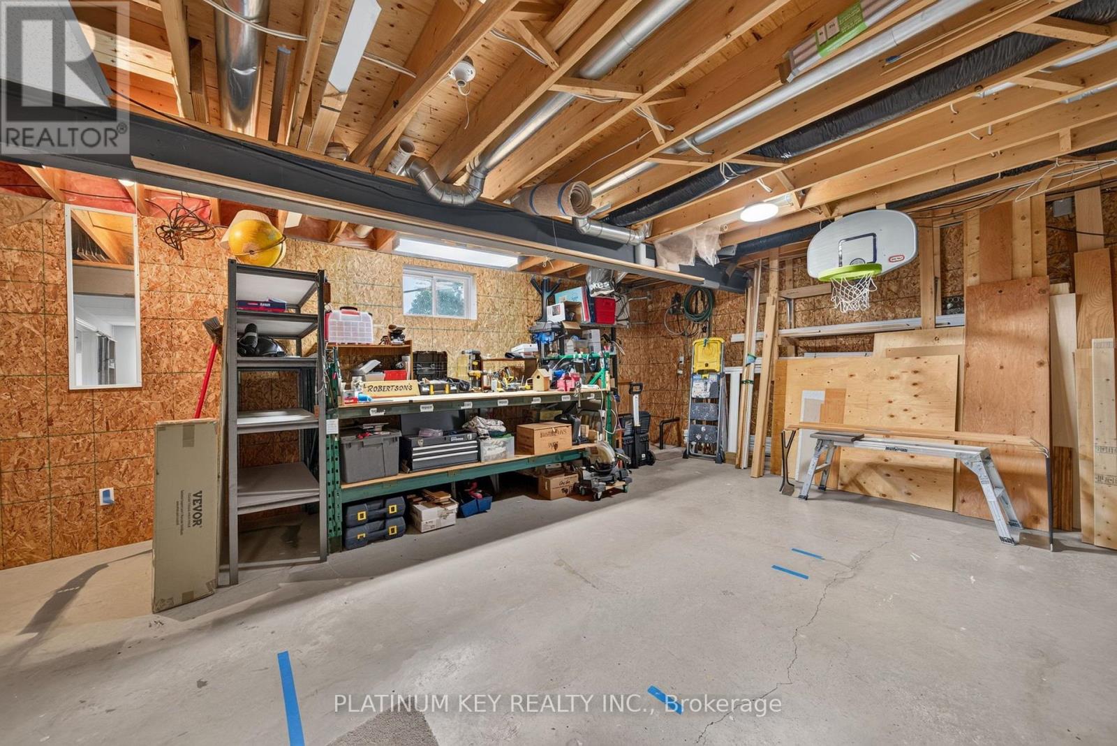 653 Peter Street Property Photo 35