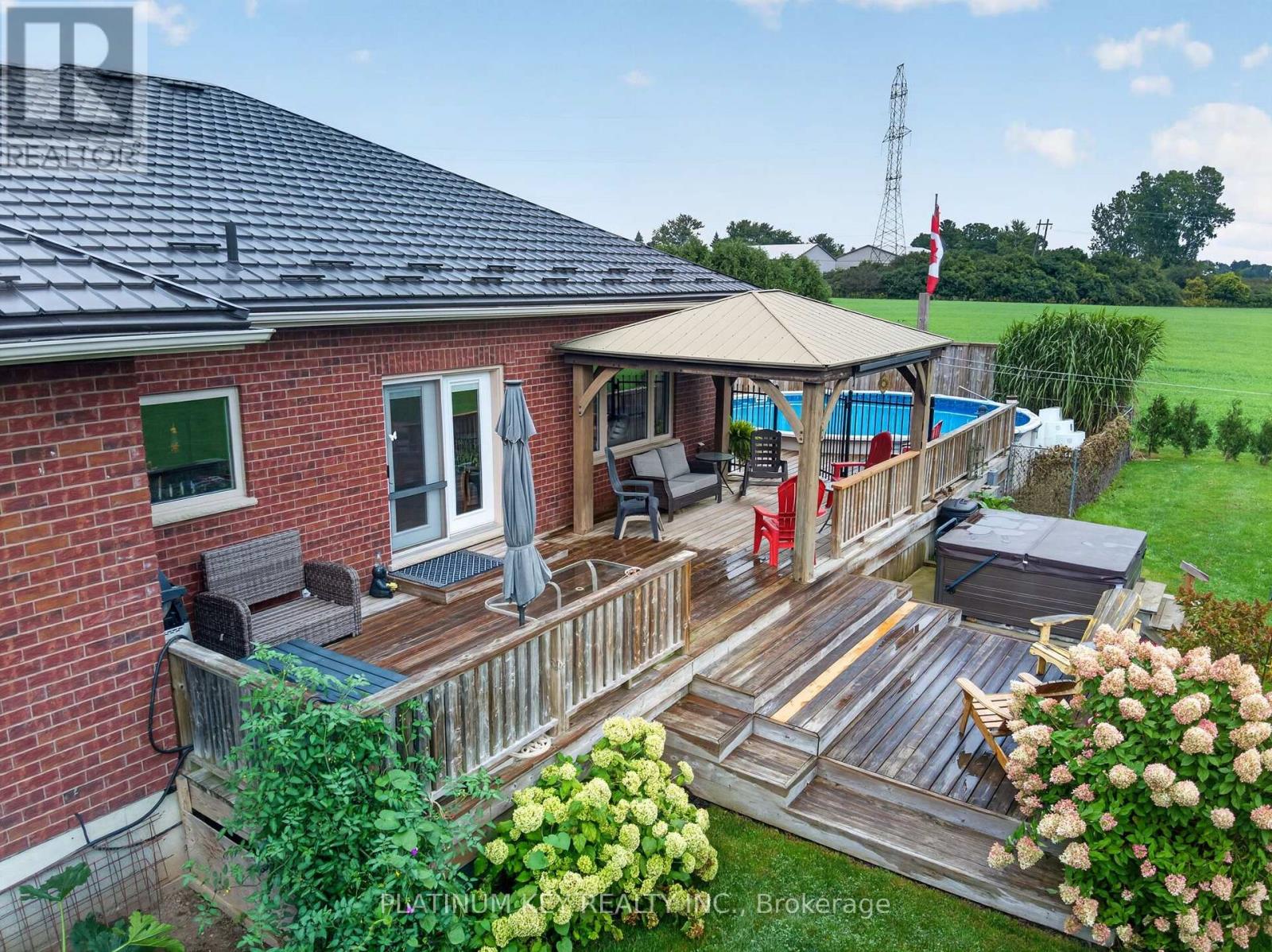 653 Peter Street Property Photo 46