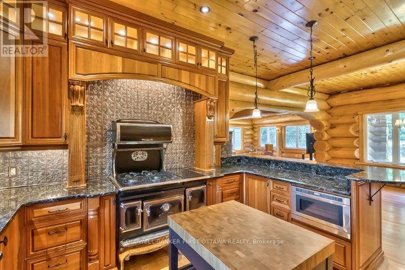 2467 Darling Road Property Photo 13