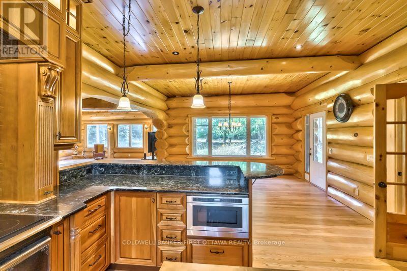 2467 Darling Road Property Photo 15