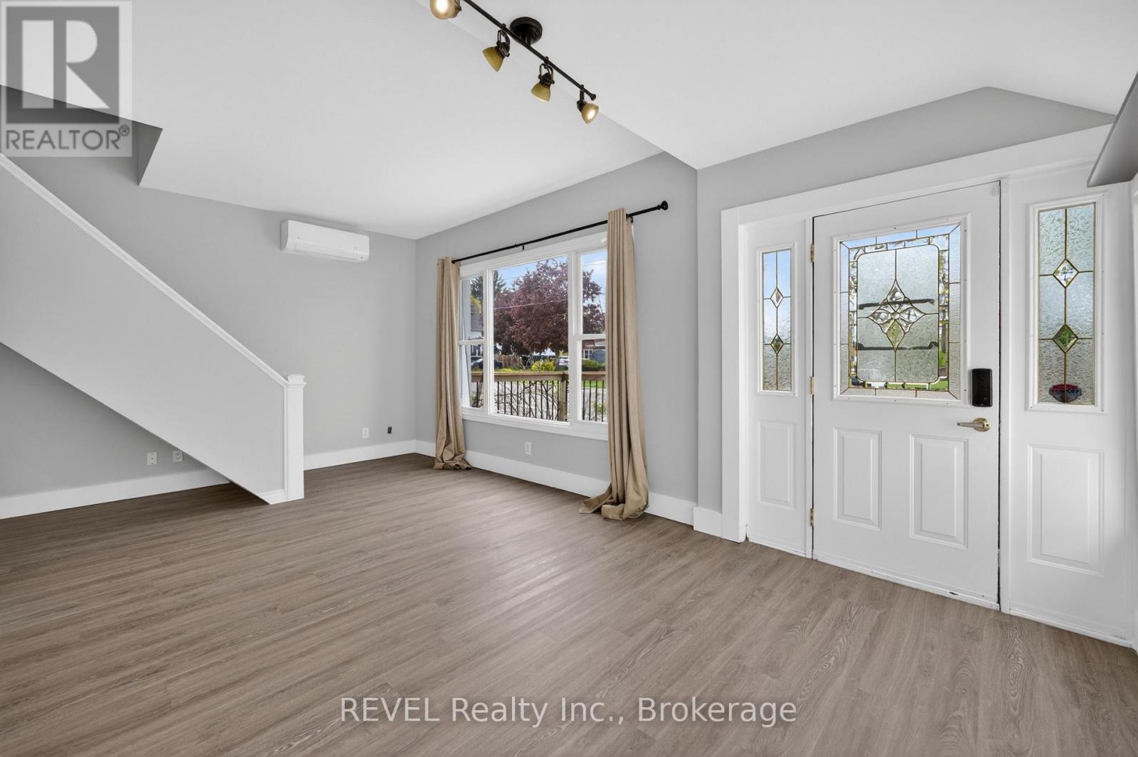 15 Phipps Street Property Photo 9