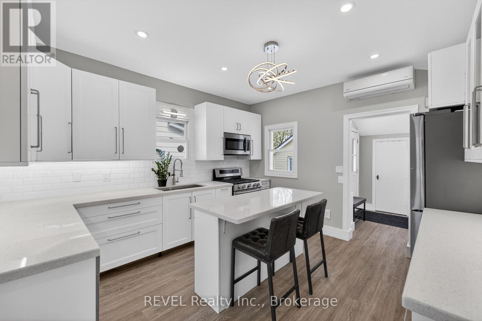 15 Phipps Street Property Photo 13