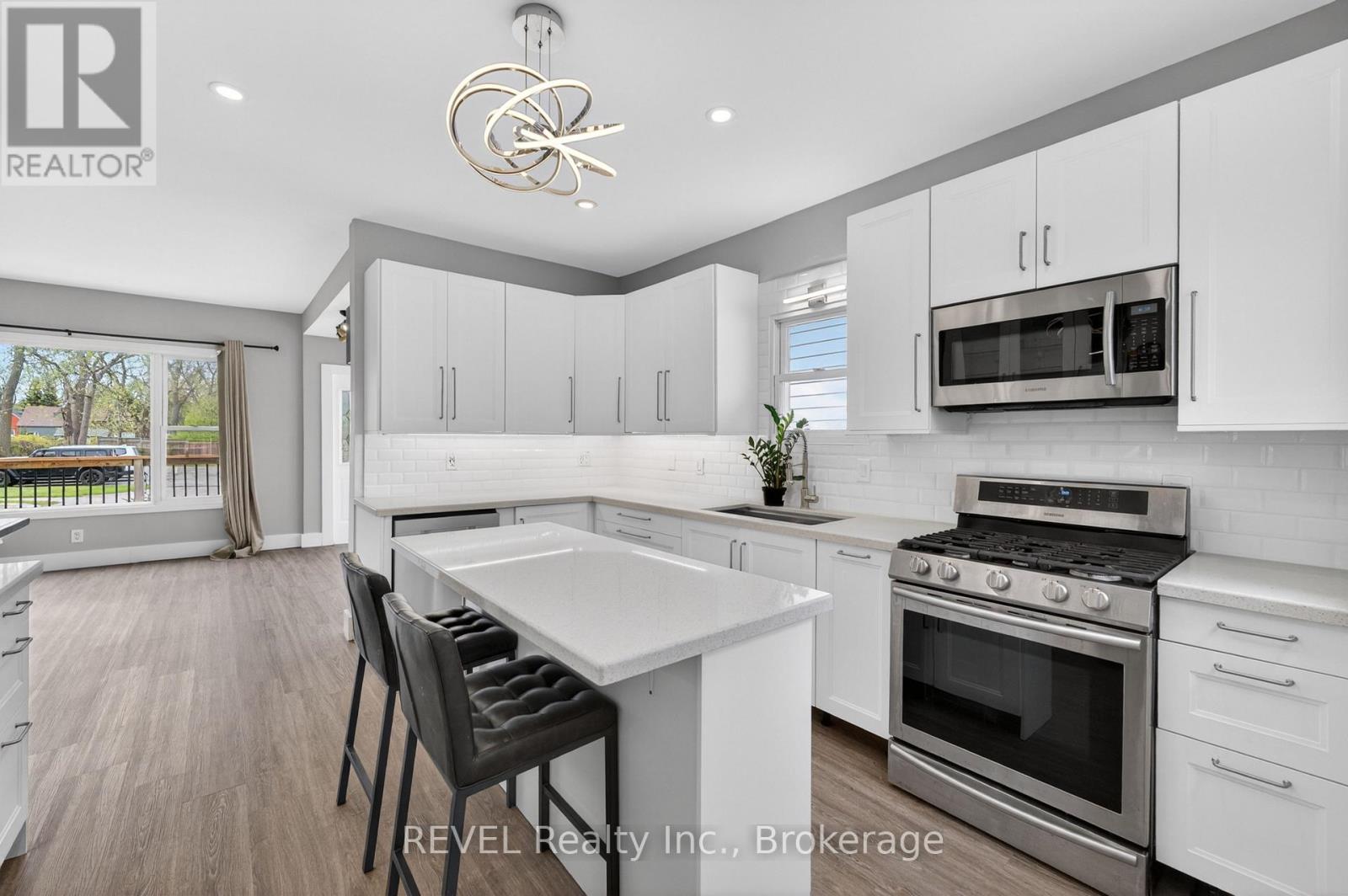 15 Phipps Street Property Photo 15