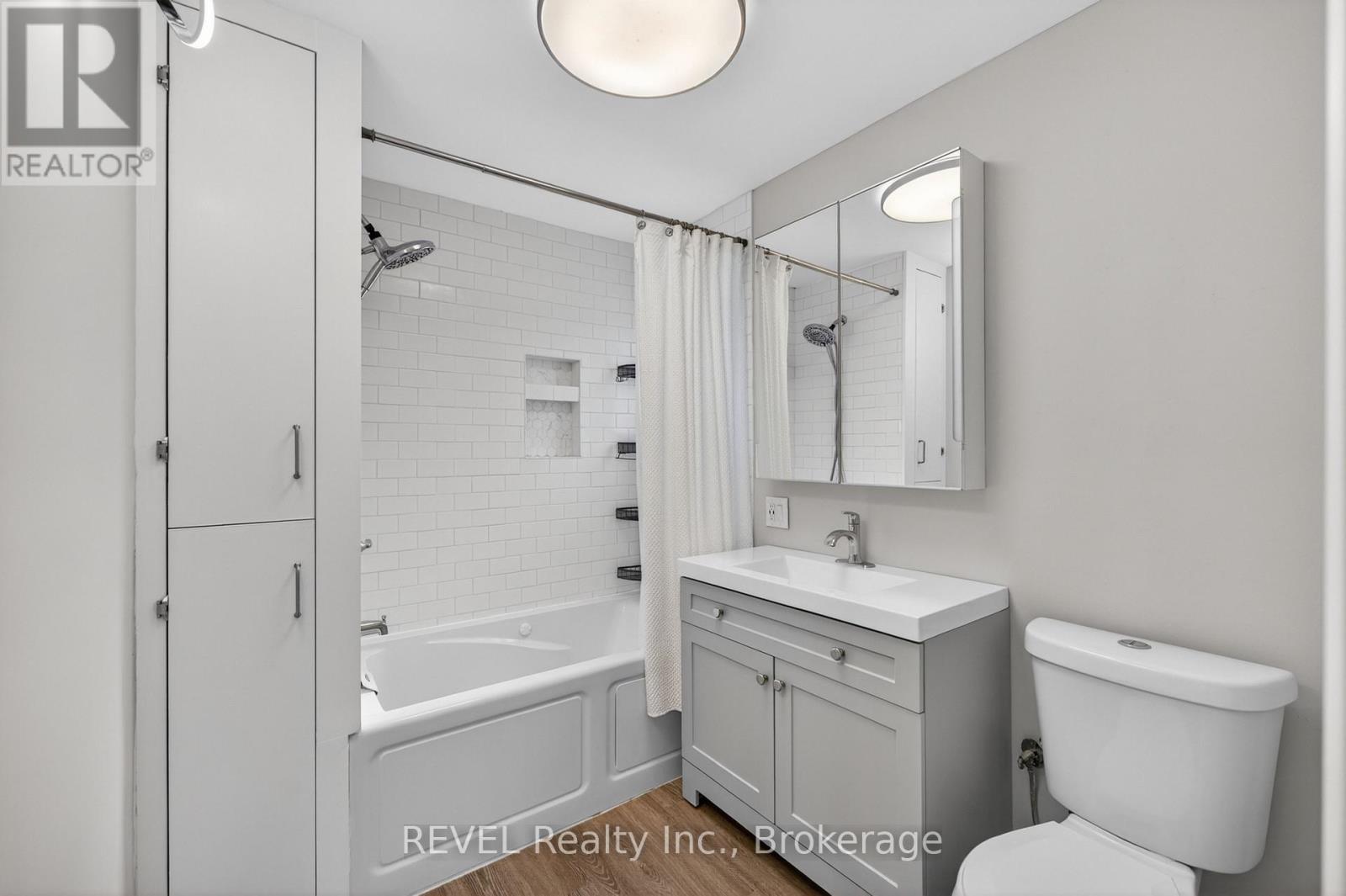 15 Phipps Street Property Photo 18