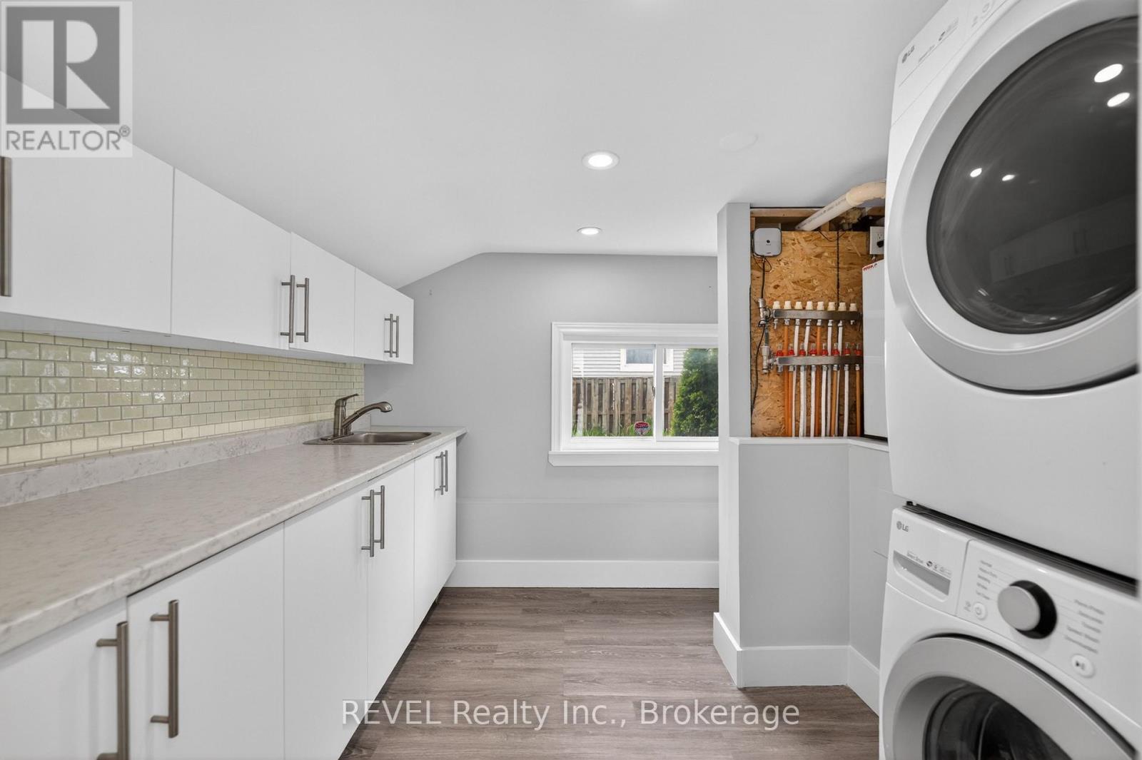 15 Phipps Street Property Photo 21