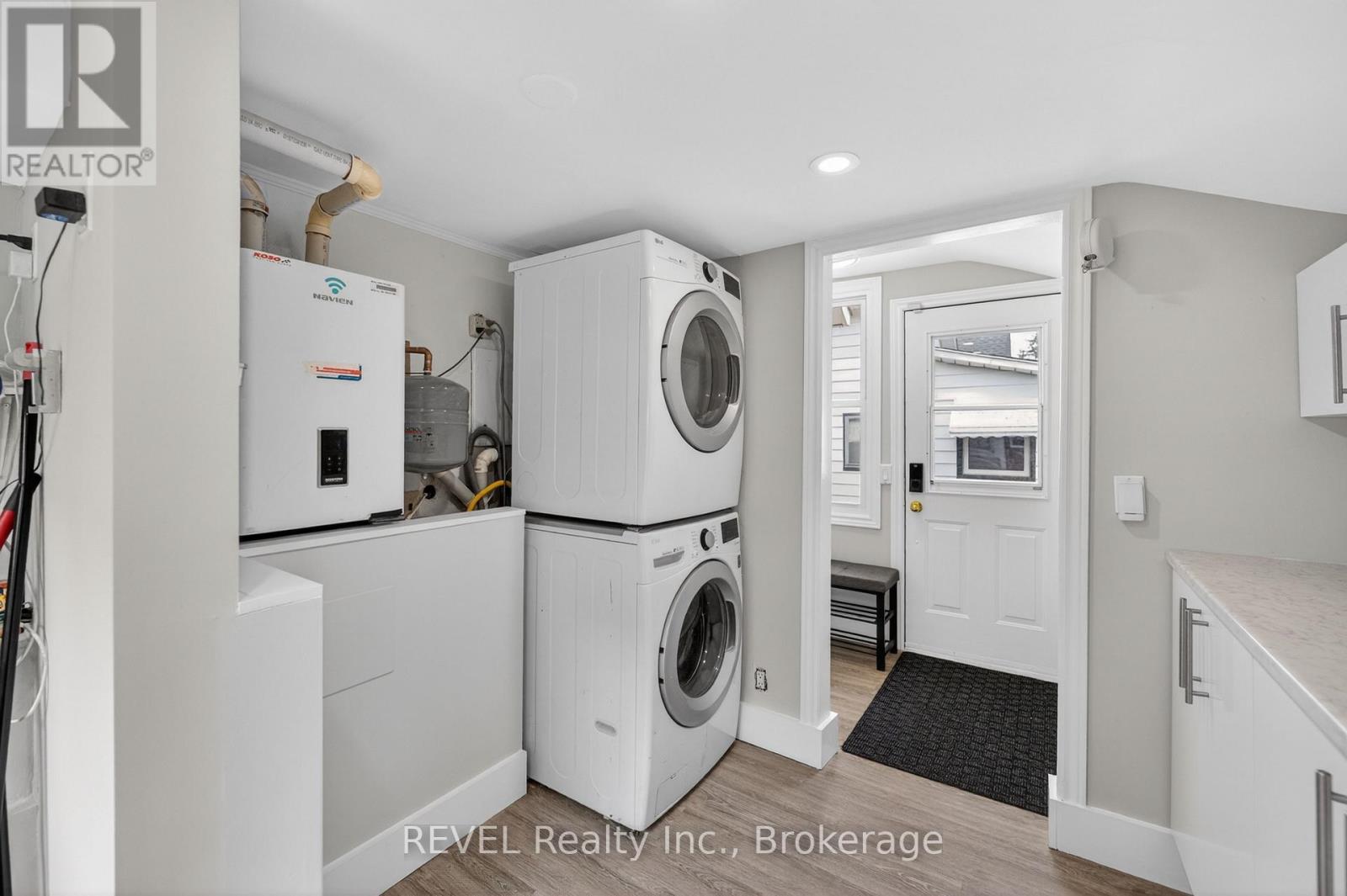 15 Phipps Street Property Photo 22