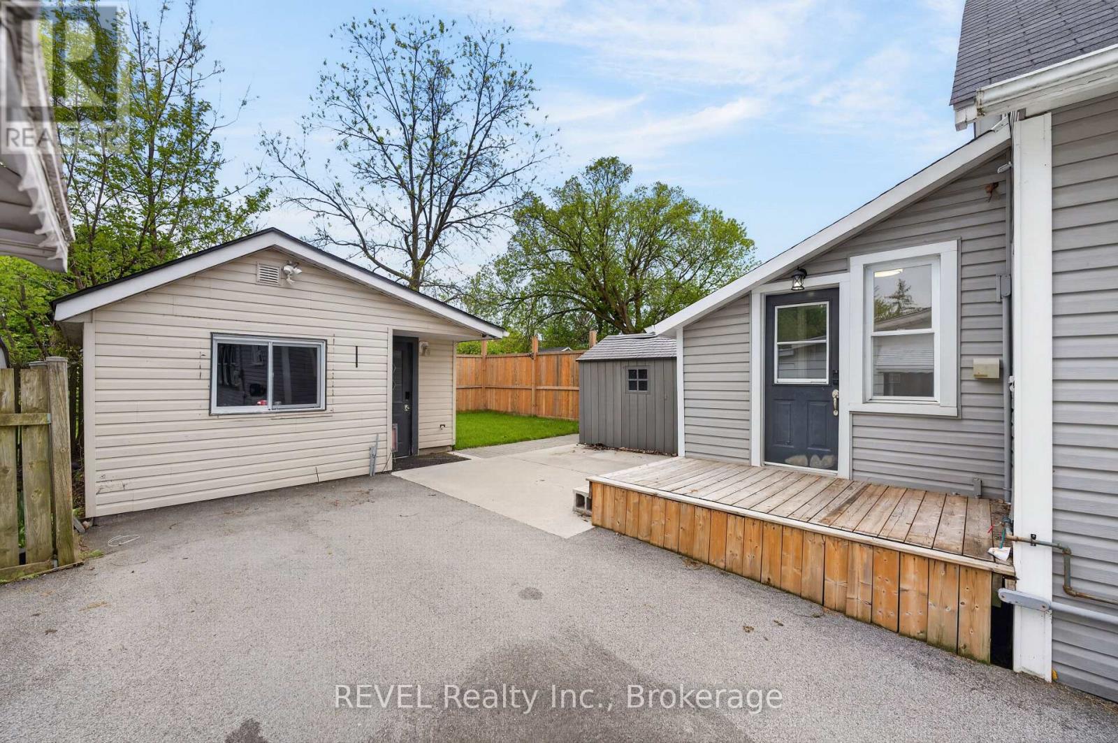15 Phipps Street Property Photo 32