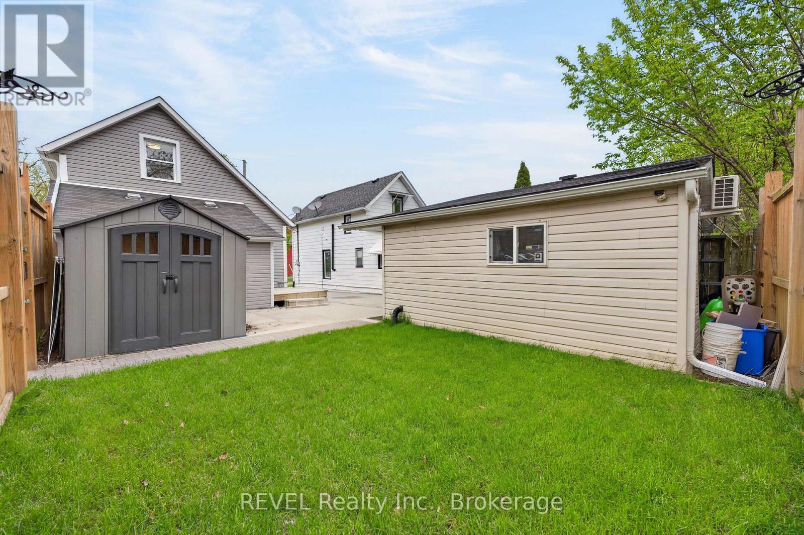 15 Phipps Street Property Photo 35