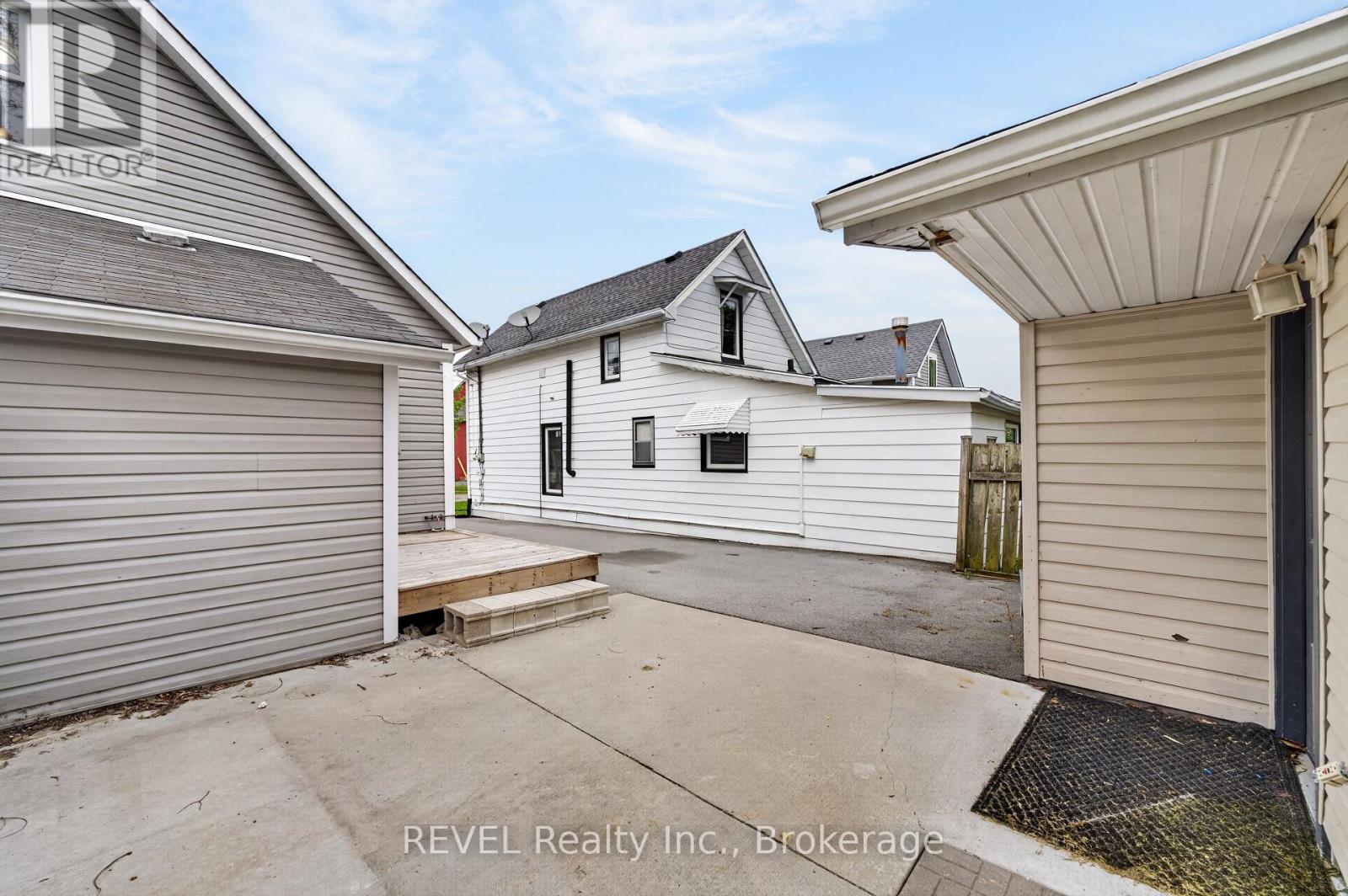 15 Phipps Street Property Photo 37