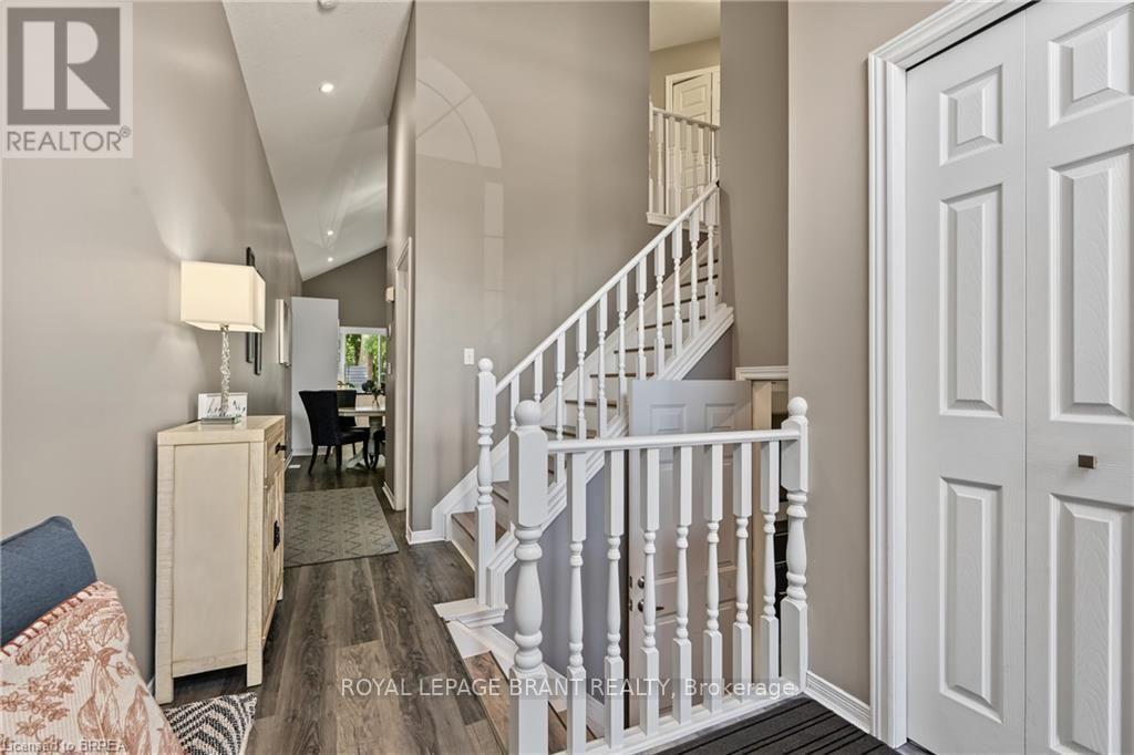 332 Grand River Avenue Property Photo 6