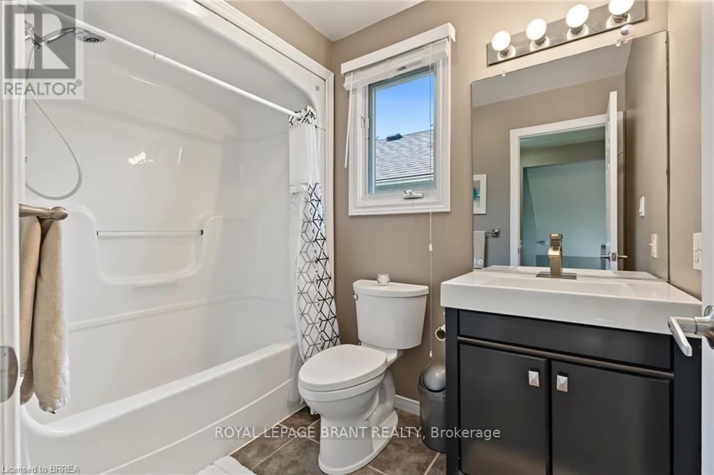 332 Grand River Avenue Property Photo 21