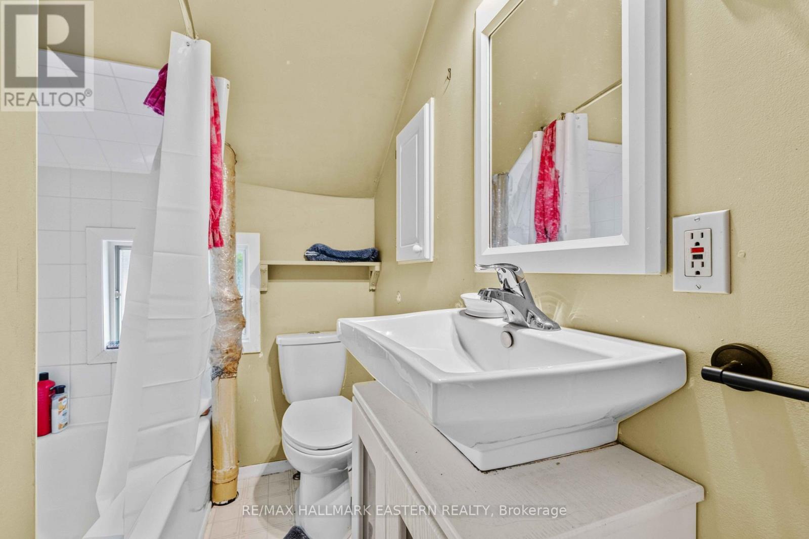 284-288 Brock Street Property Photo 31