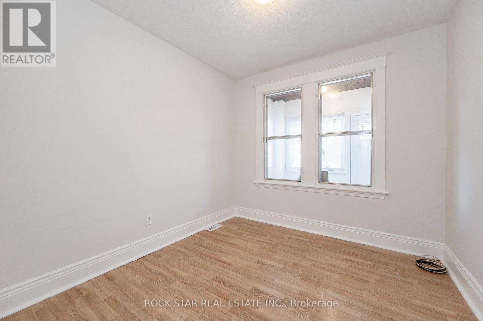 257 Tragina Avenue N Property Photo 10