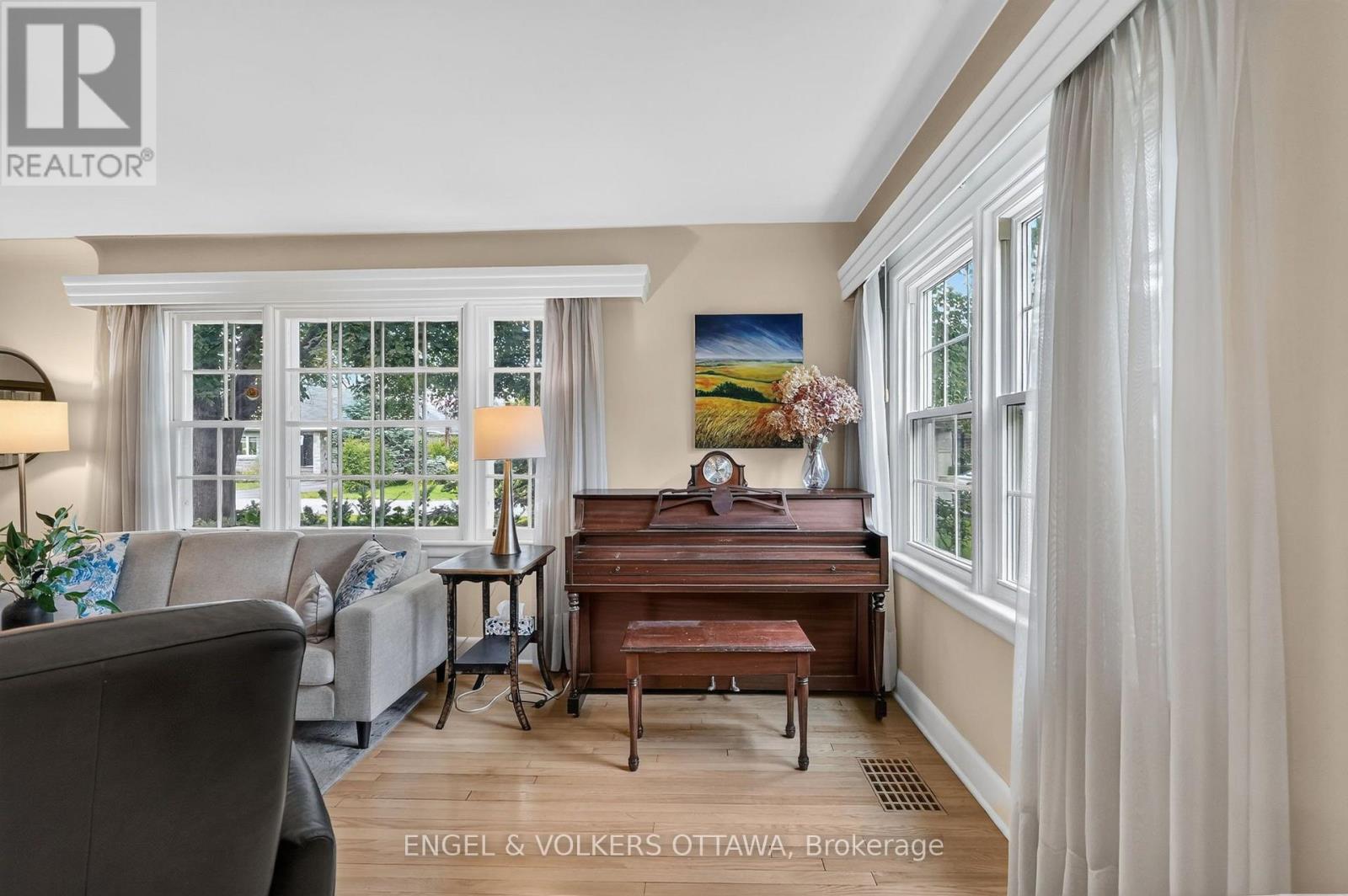 250 Faircrest Road Property Photo 6