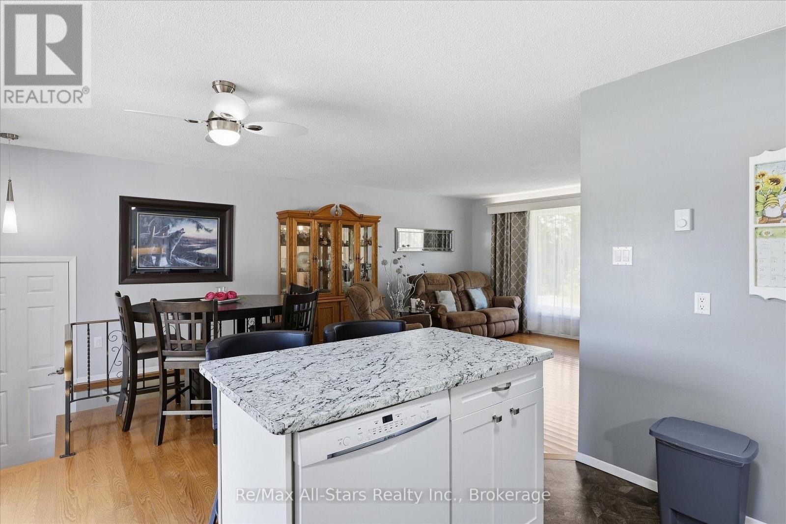 10 Emily Street N Property Photo 11