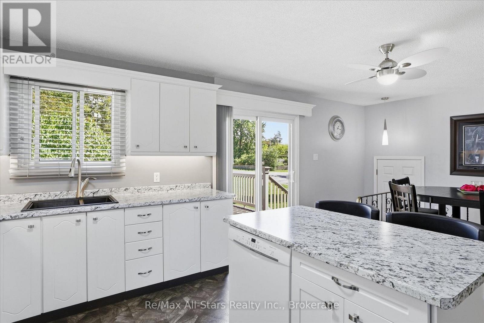 10 Emily Street N Property Photo 12