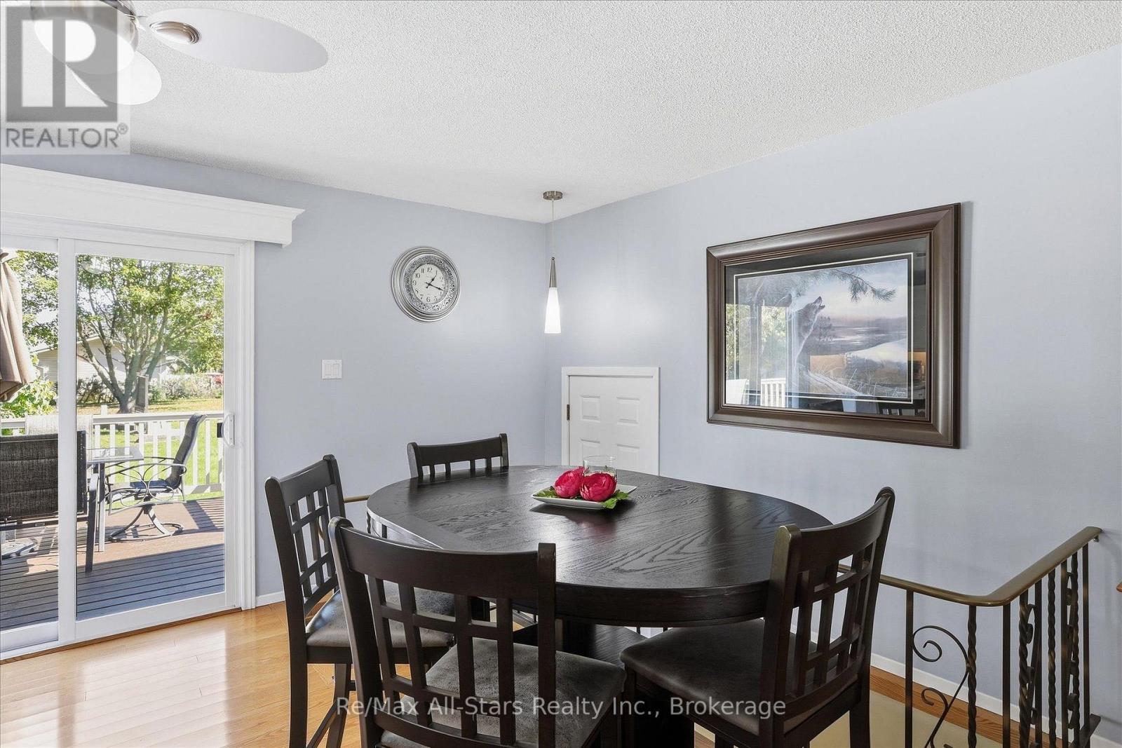 10 Emily Street N Property Photo 13