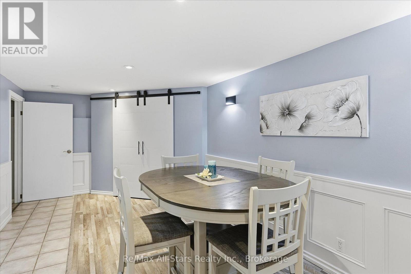 10 Emily Street N Property Photo 25