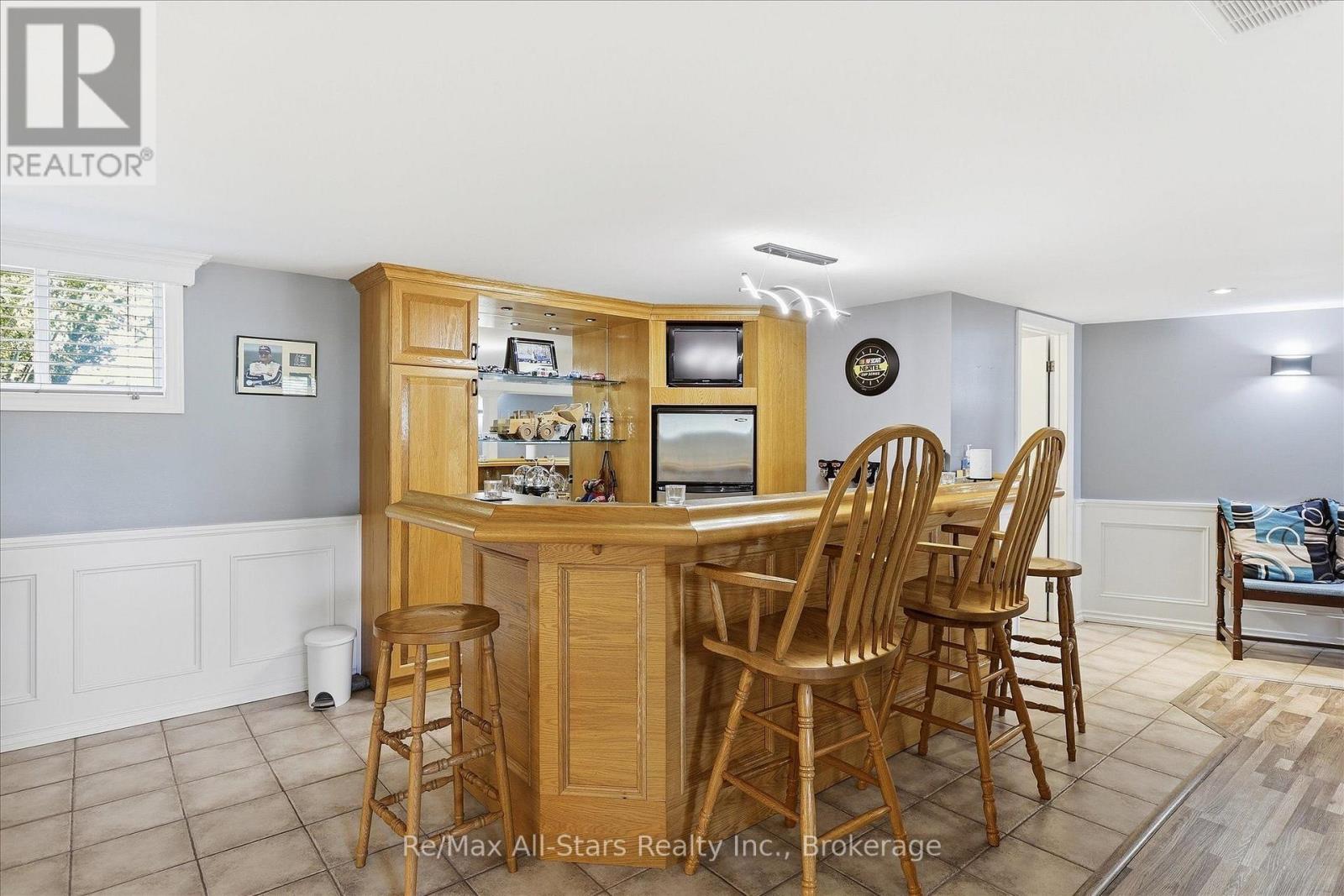 10 Emily Street N Property Photo 29