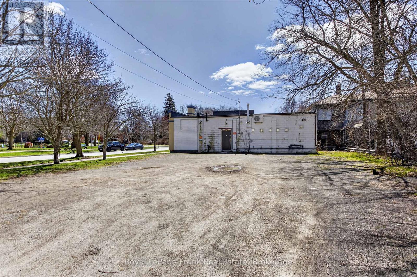 70 King Street E Property Photo 16