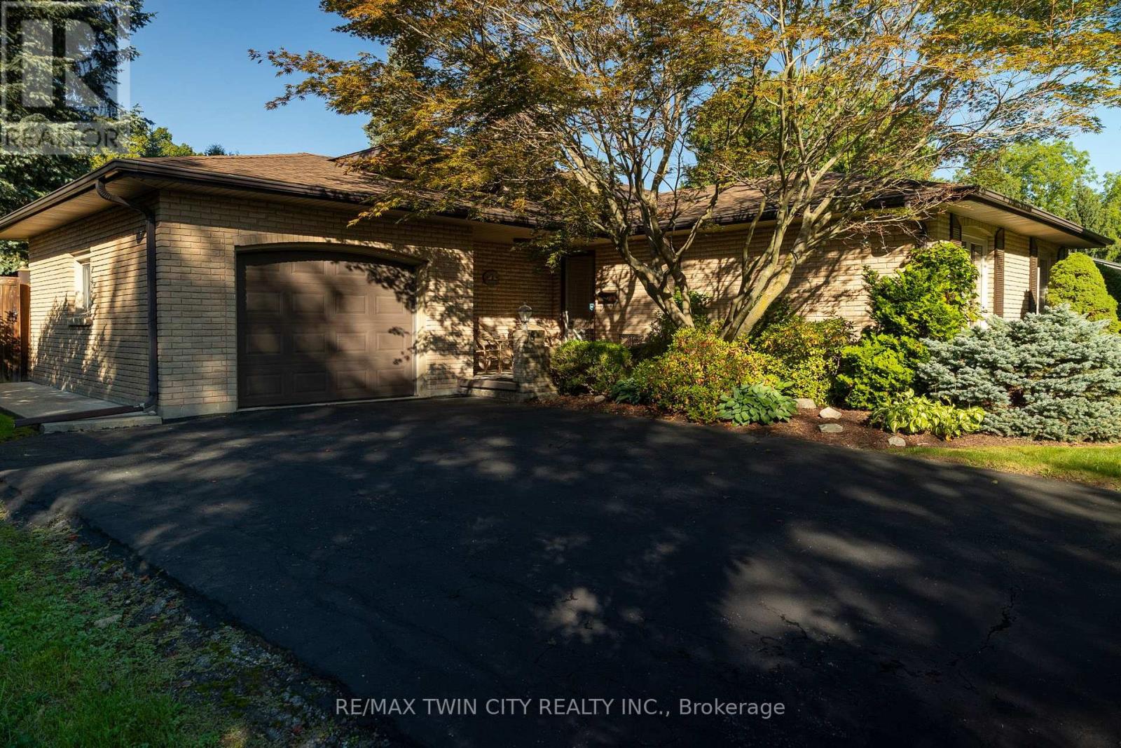 78 Berkley Crescent Property Photo 3