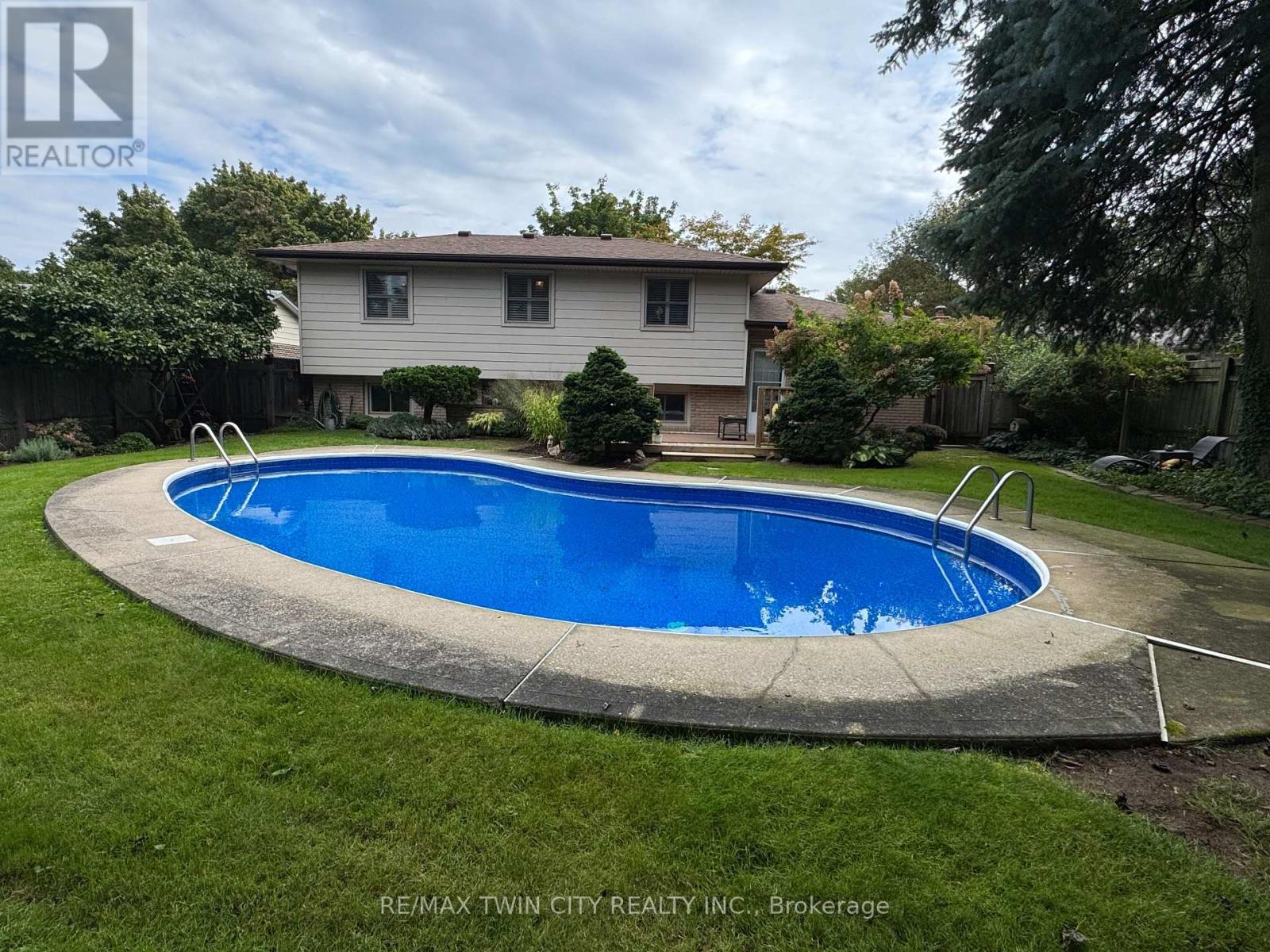 78 Berkley Crescent Property Photo 5