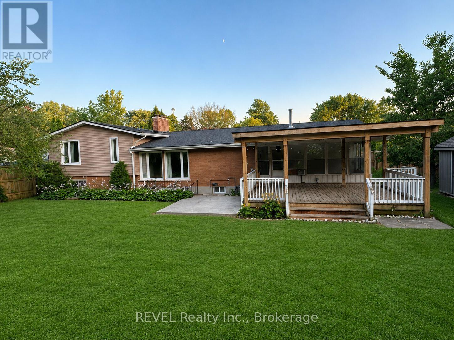7285 Rolling Acres Crescent Property Photo 2