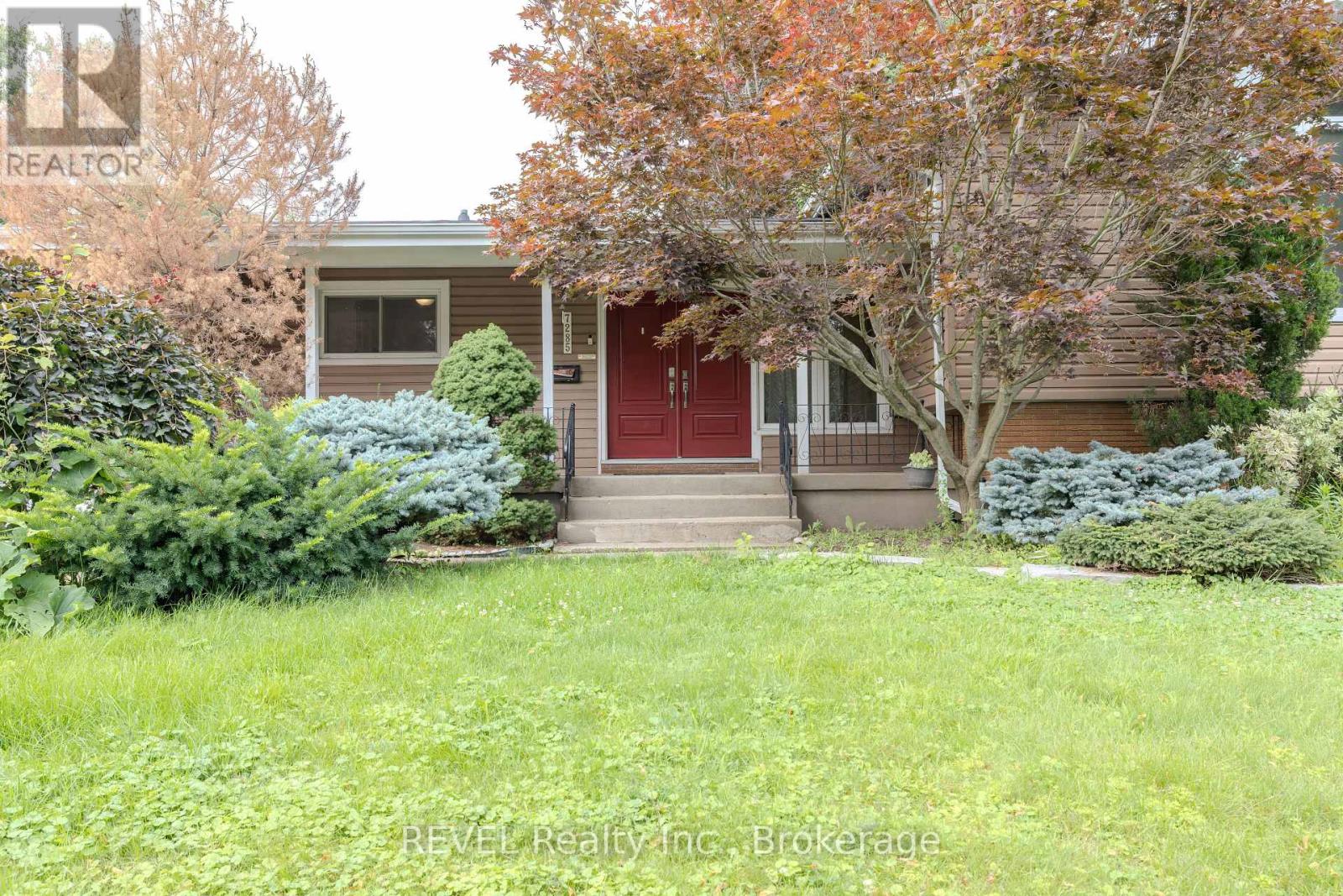 7285 Rolling Acres Crescent Property Photo 4