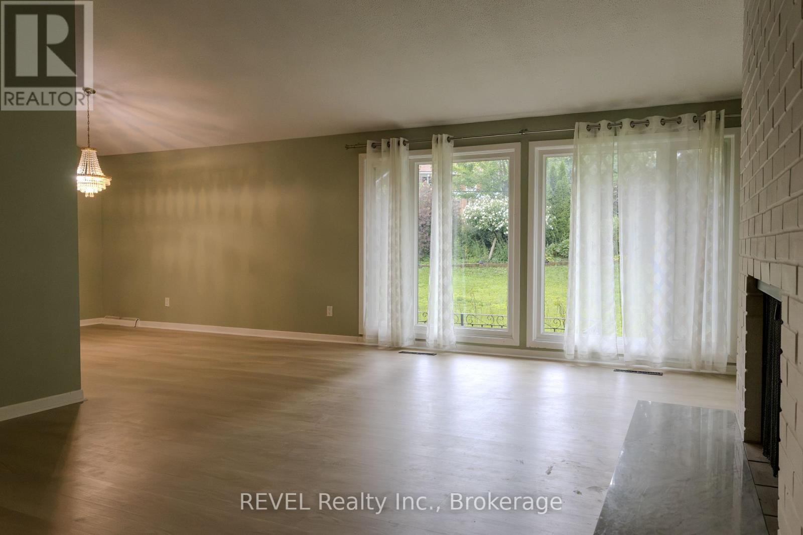7285 Rolling Acres Crescent Property Photo 6
