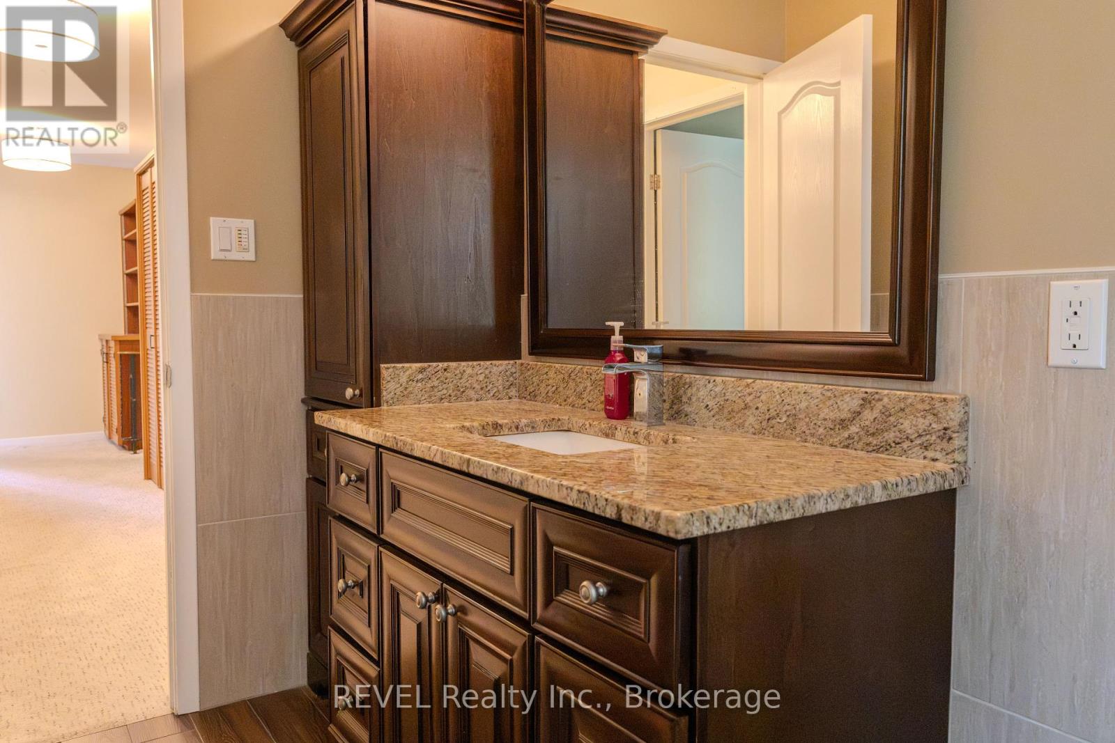 7285 Rolling Acres Crescent Property Photo 32