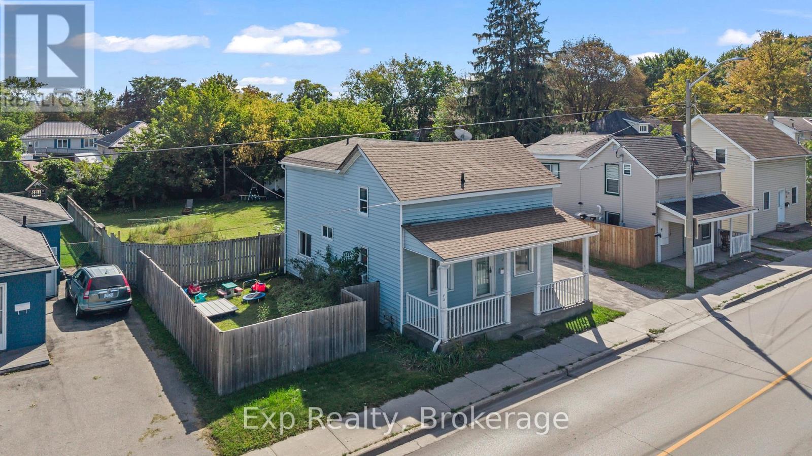 79 College Street E Property Photo 3