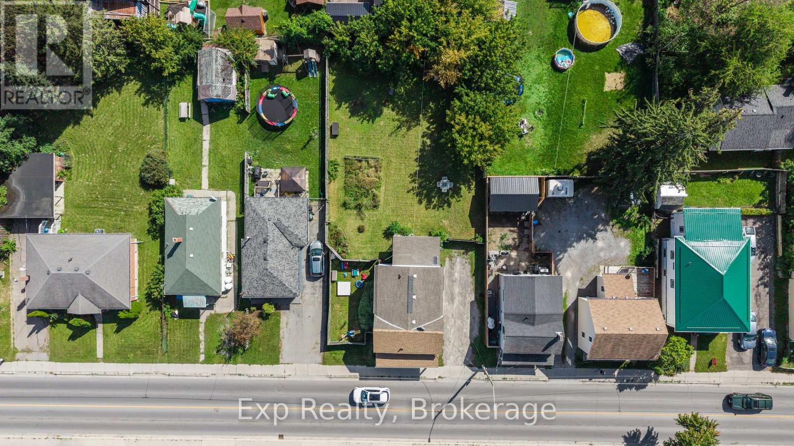 79 College Street E Property Photo 4