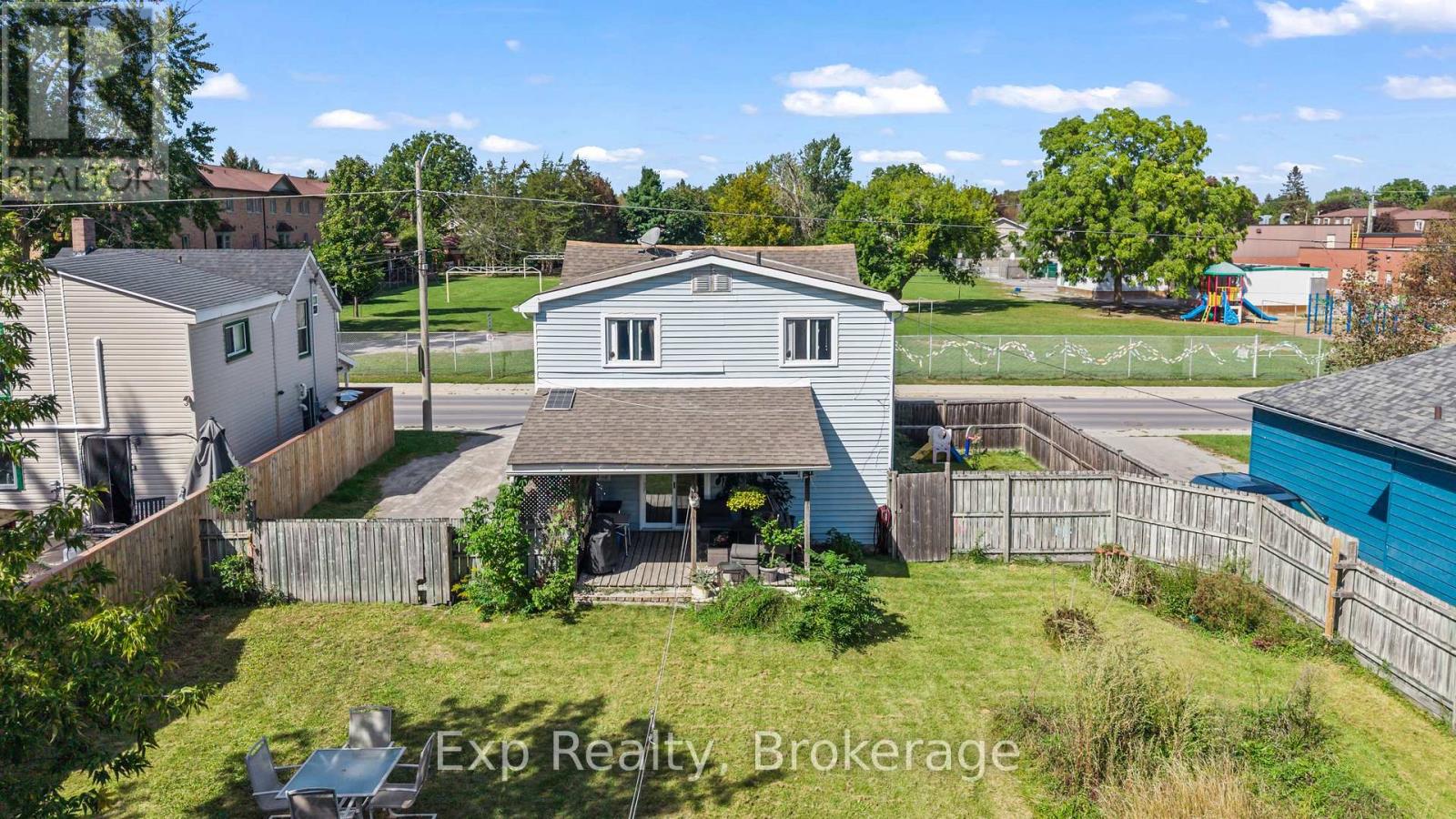 79 College Street E Property Photo 5