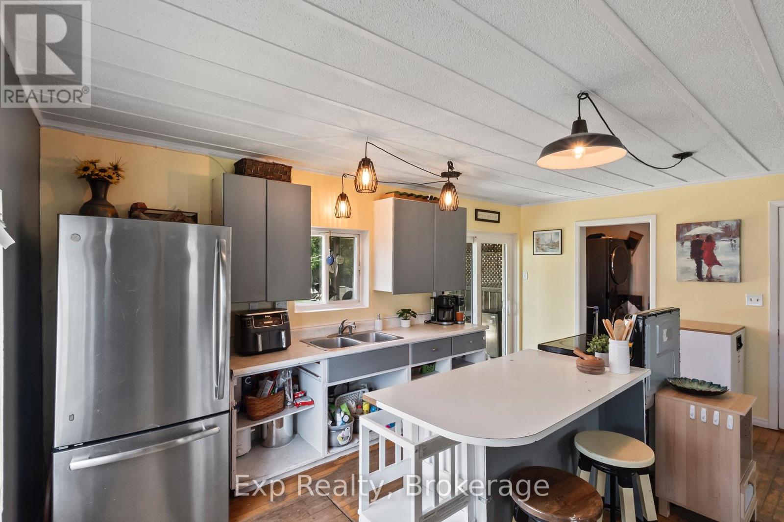 79 College Street E Property Photo 15
