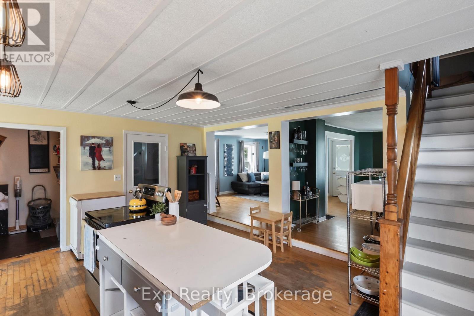79 College Street E Property Photo 16