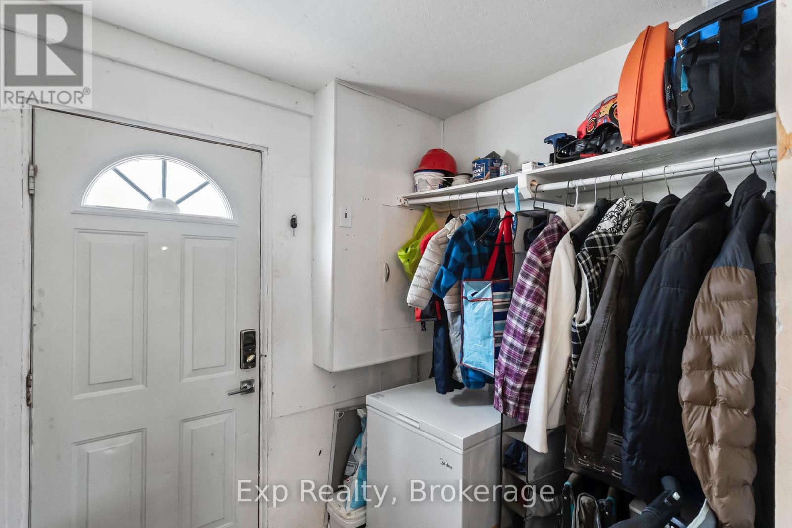 79 College Street E Property Photo 19
