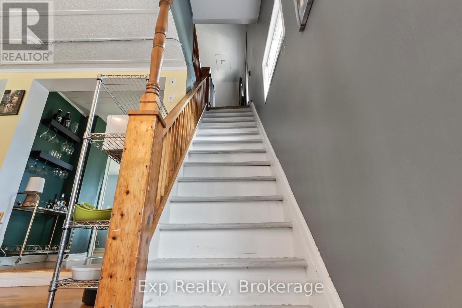 79 College Street E Property Photo 20
