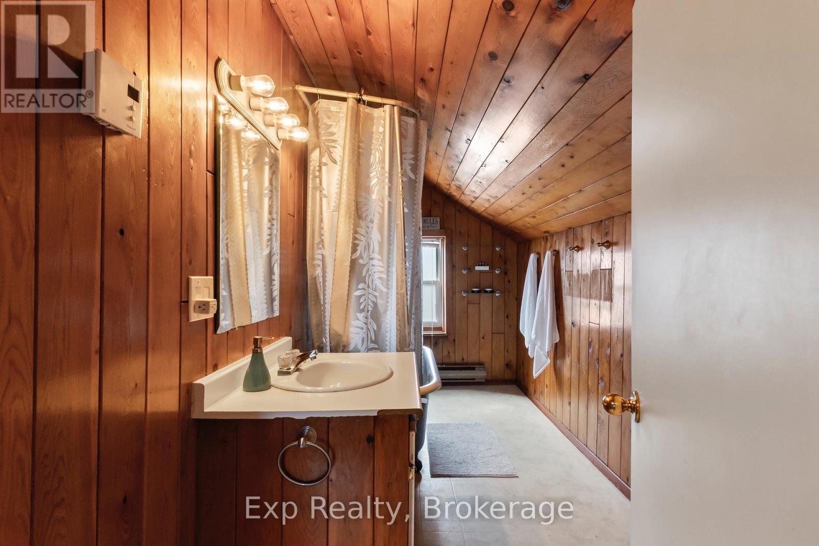 79 College Street E Property Photo 23