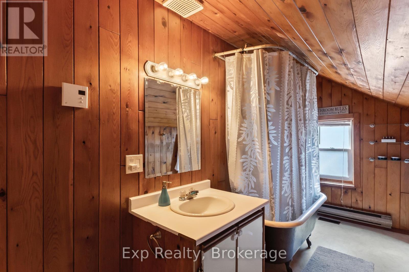 79 College Street E Property Photo 24