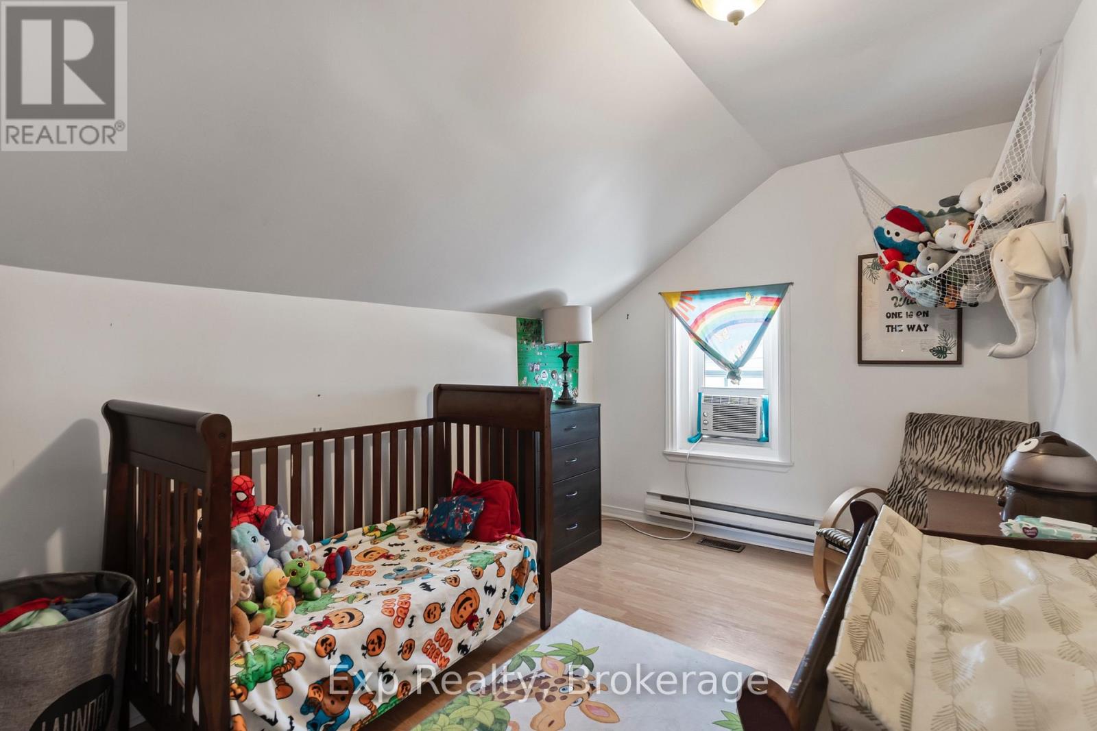 79 College Street E Property Photo 27