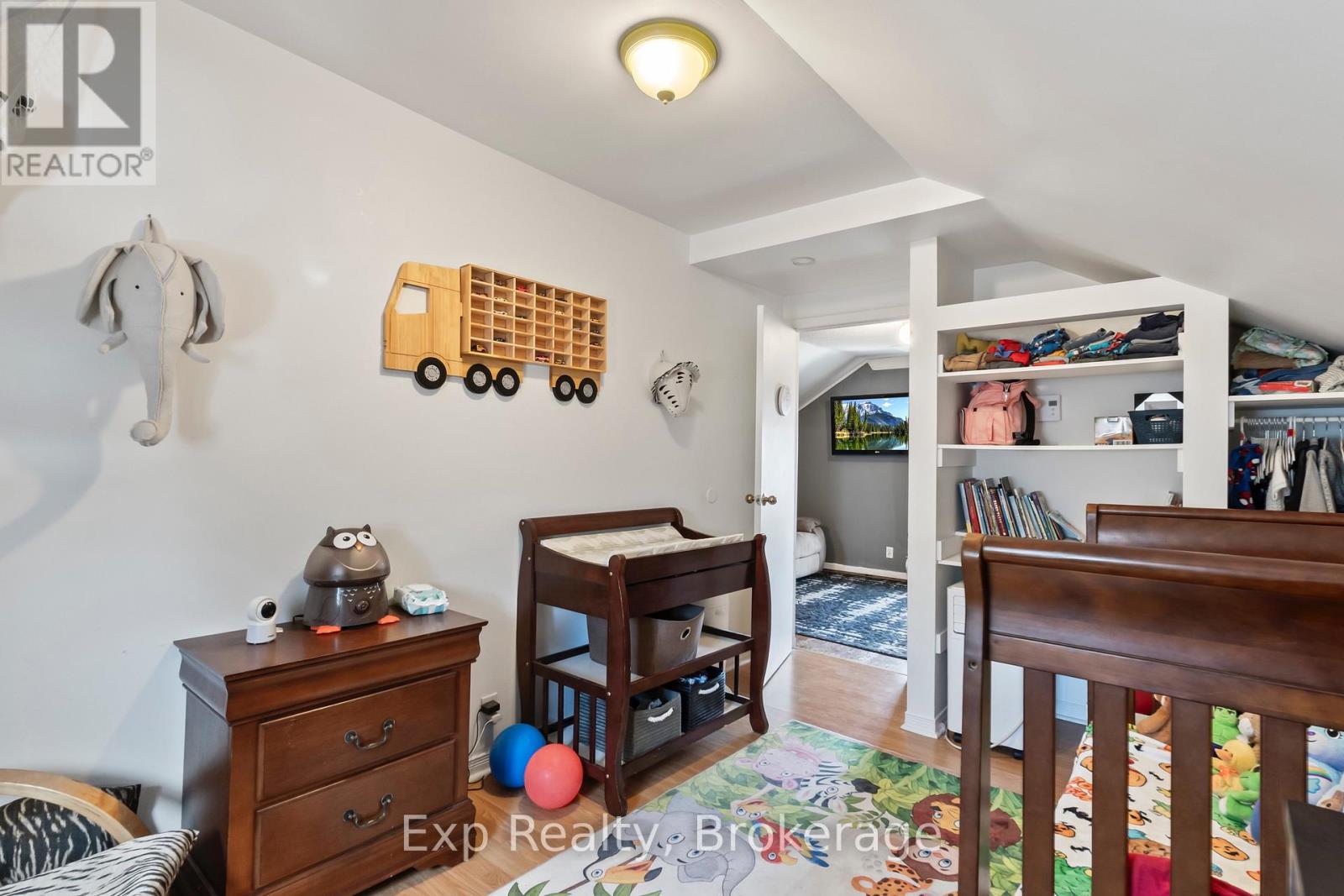 79 College Street E Property Photo 28
