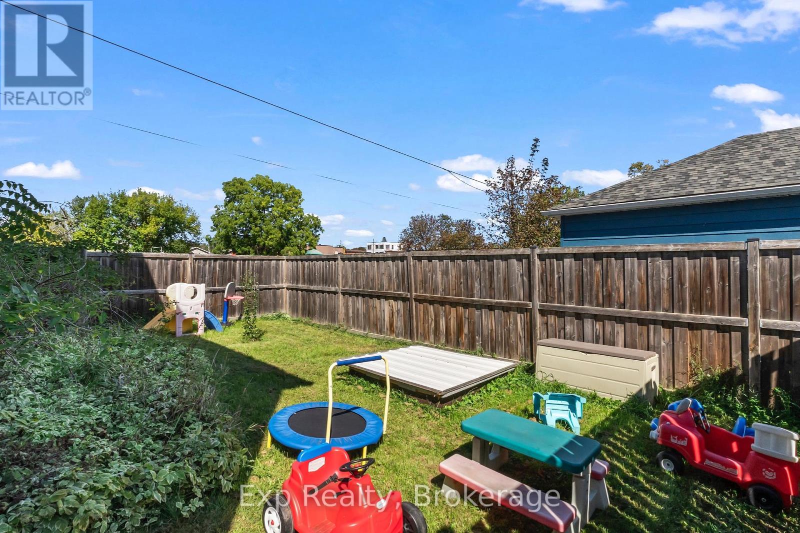 79 College Street E Property Photo 35