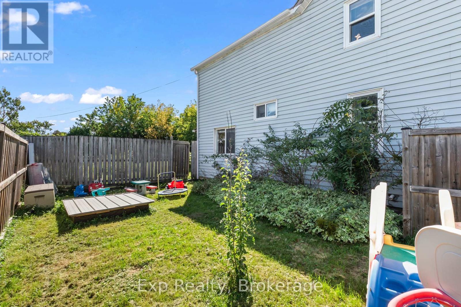 79 College Street E Property Photo 36