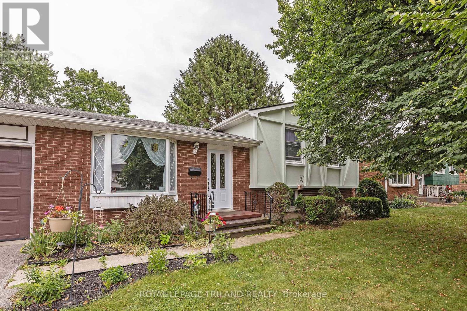 15 Confederation Drive Property Photo 3