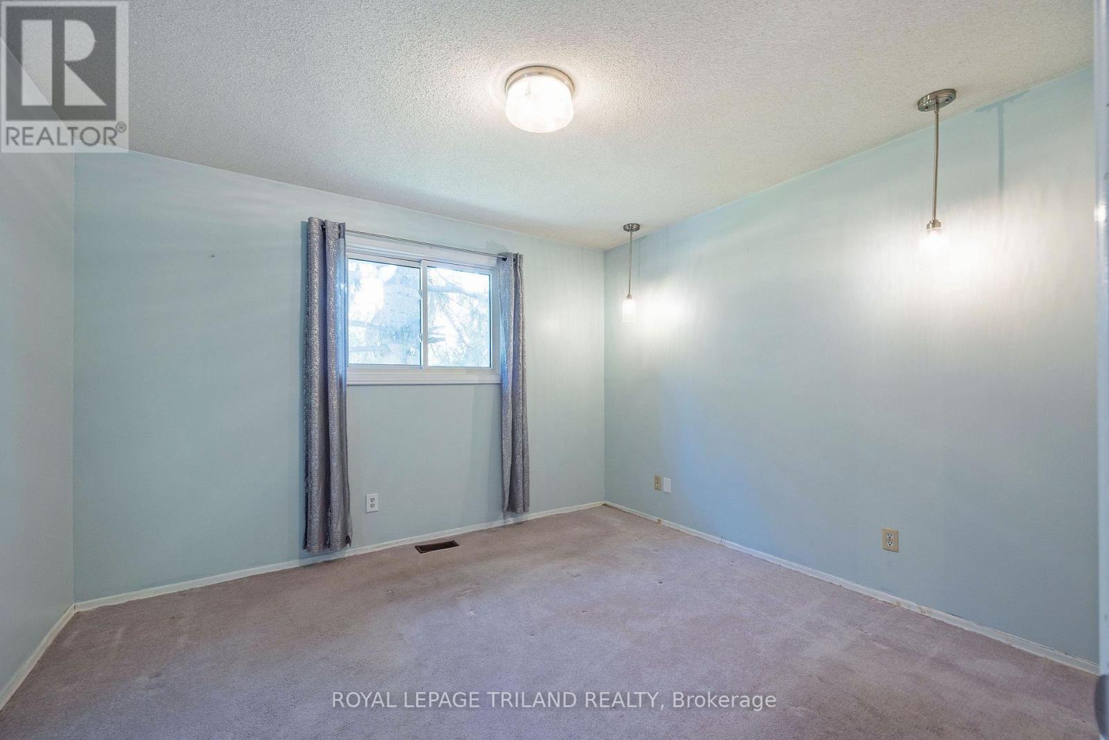 15 Confederation Drive Property Photo 14