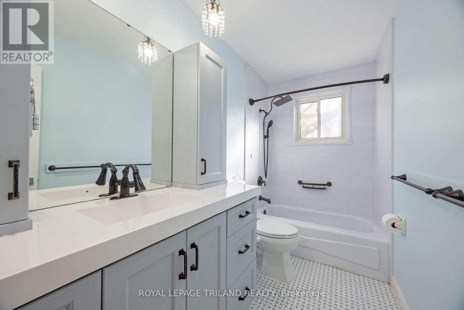 15 Confederation Drive Property Photo 16