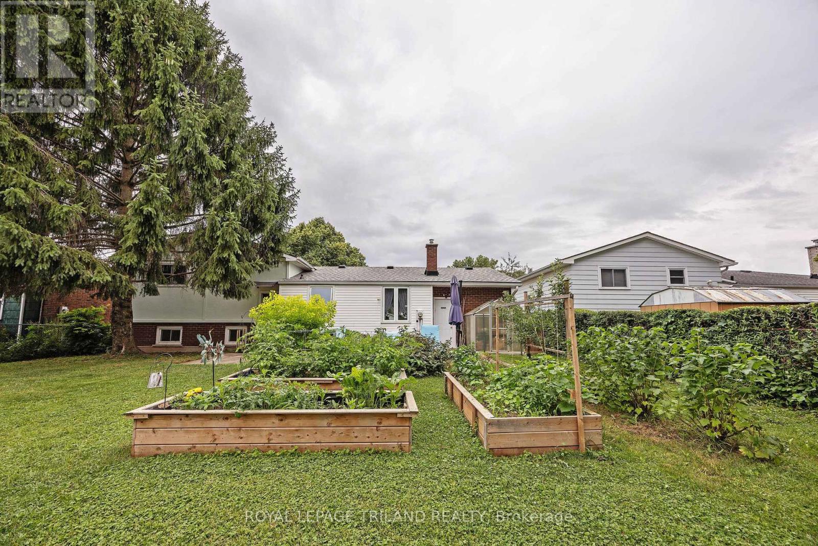 15 Confederation Drive Property Photo 30
